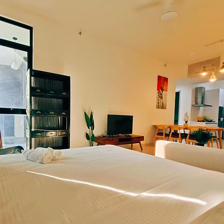 New Georgetown Instagramable 2Br Homestay For 10Pax 无敌美景两房民宿 Beacon Executive Suite Экстерьер фото