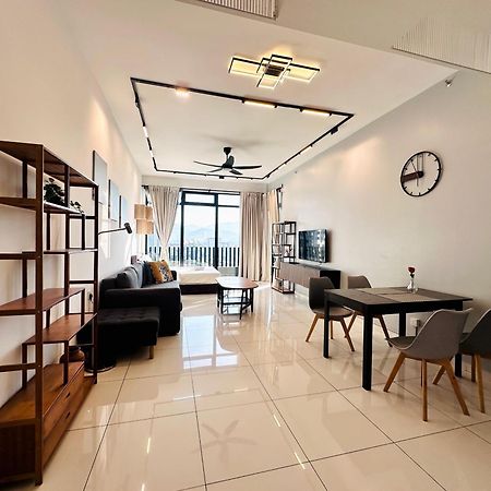 New Georgetown Instagramable 2Br Homestay For 10Pax 无敌美景两房民宿 Beacon Executive Suite Экстерьер фото