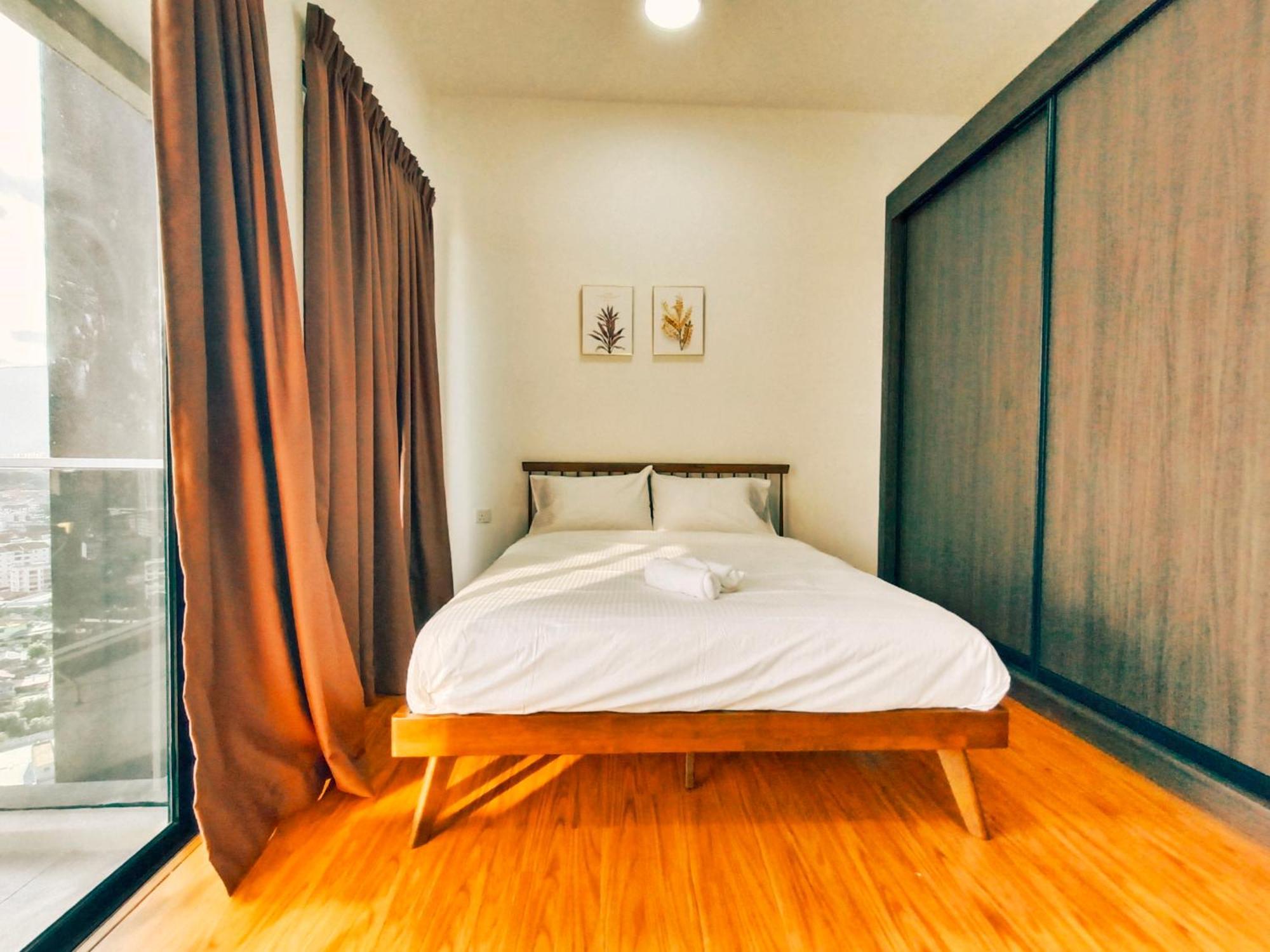 New Georgetown Instagramable 2Br Homestay For 10Pax 无敌美景两房民宿 Beacon Executive Suite Экстерьер фото