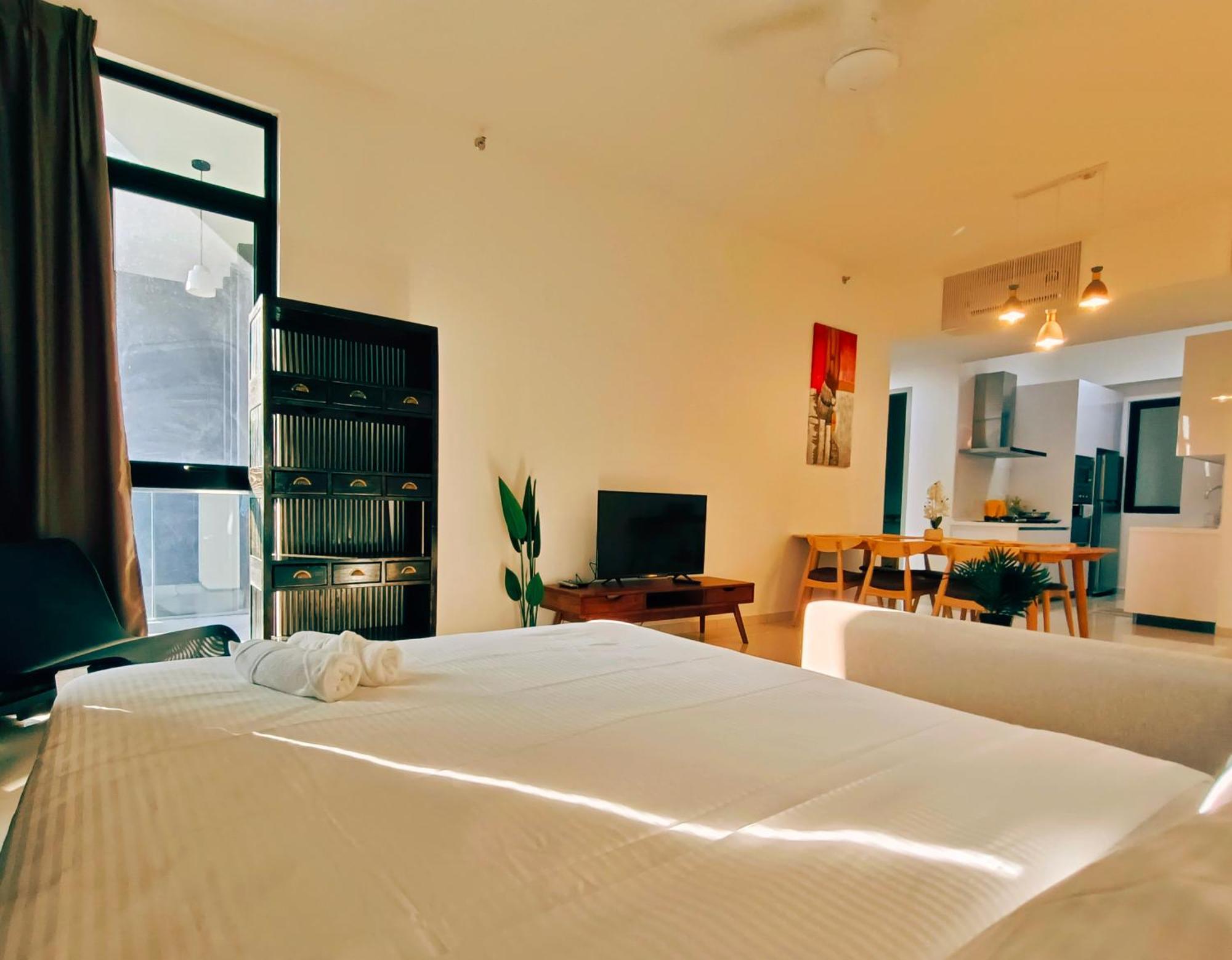 New Georgetown Instagramable 2Br Homestay For 10Pax 无敌美景两房民宿 Beacon Executive Suite Экстерьер фото