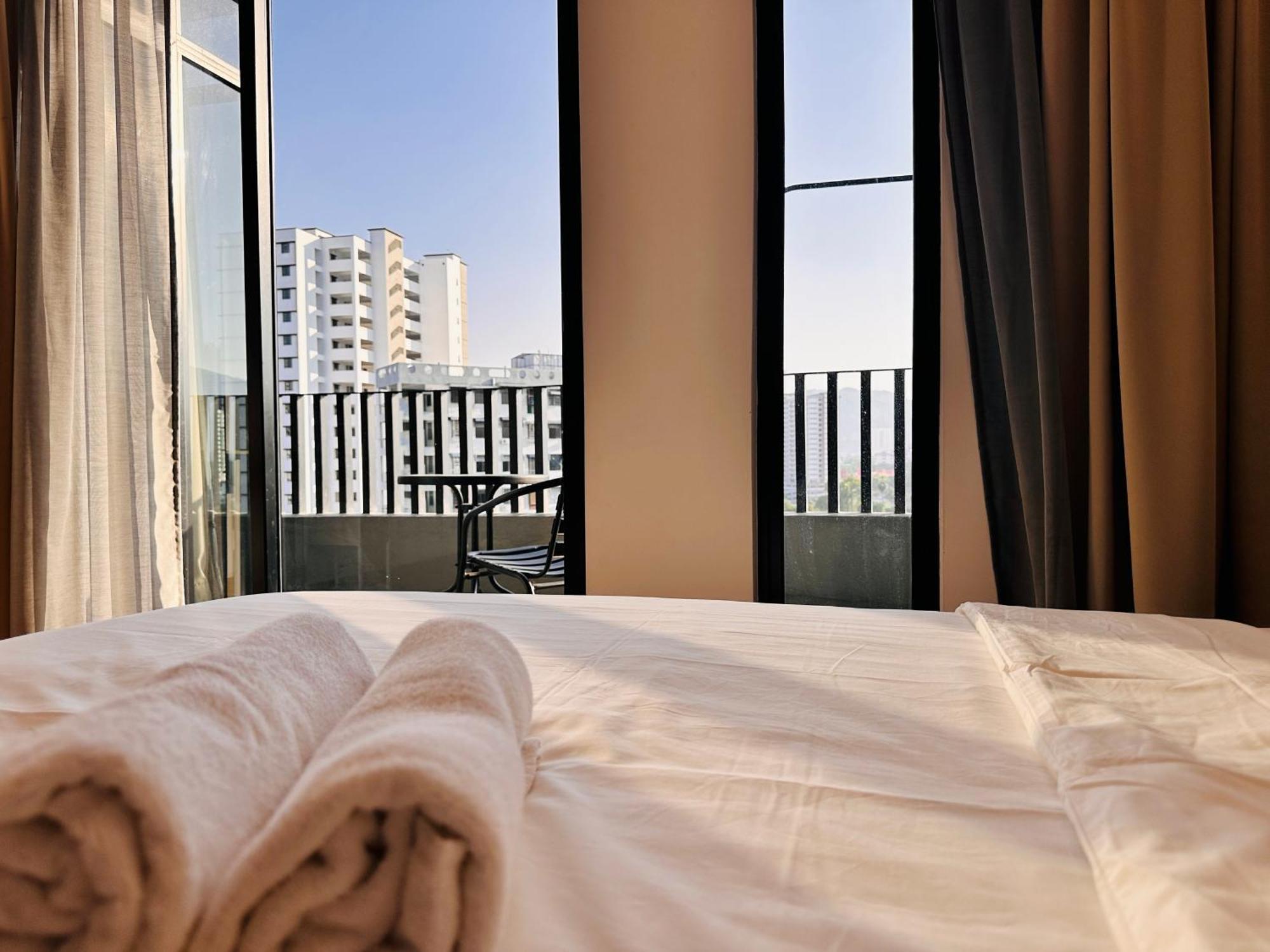 New Georgetown Instagramable 2Br Homestay For 10Pax 无敌美景两房民宿 Beacon Executive Suite Экстерьер фото