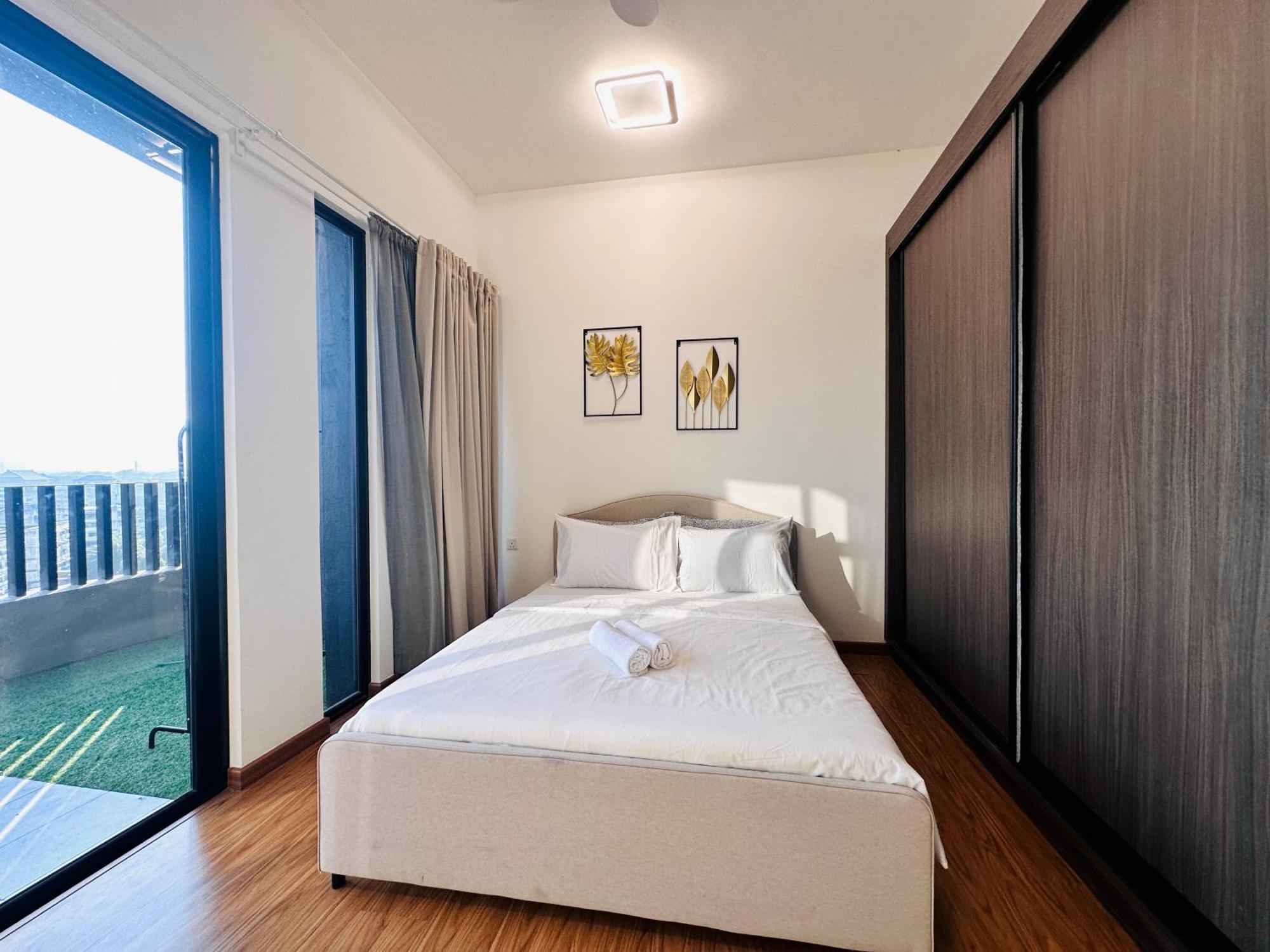 New Georgetown Instagramable 2Br Homestay For 10Pax 无敌美景两房民宿 Beacon Executive Suite Экстерьер фото