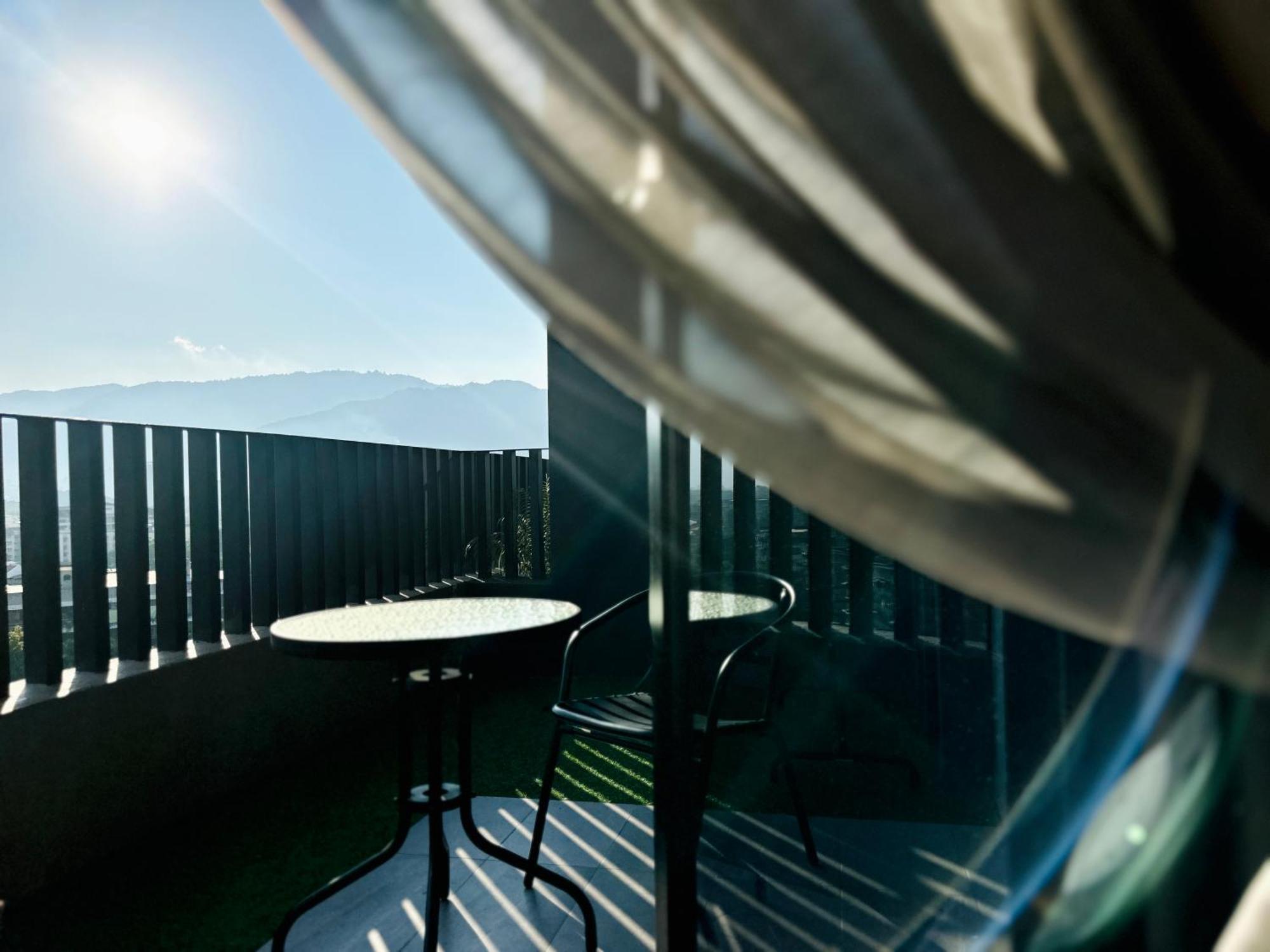 New Georgetown Instagramable 2Br Homestay For 10Pax 无敌美景两房民宿 Beacon Executive Suite Экстерьер фото