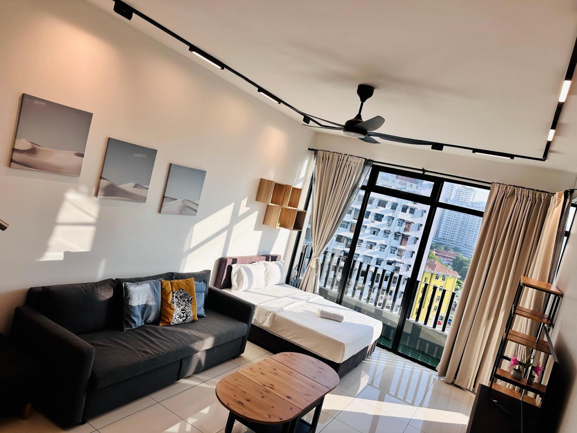 New Georgetown Instagramable 2Br Homestay For 10Pax 无敌美景两房民宿 Beacon Executive Suite Экстерьер фото