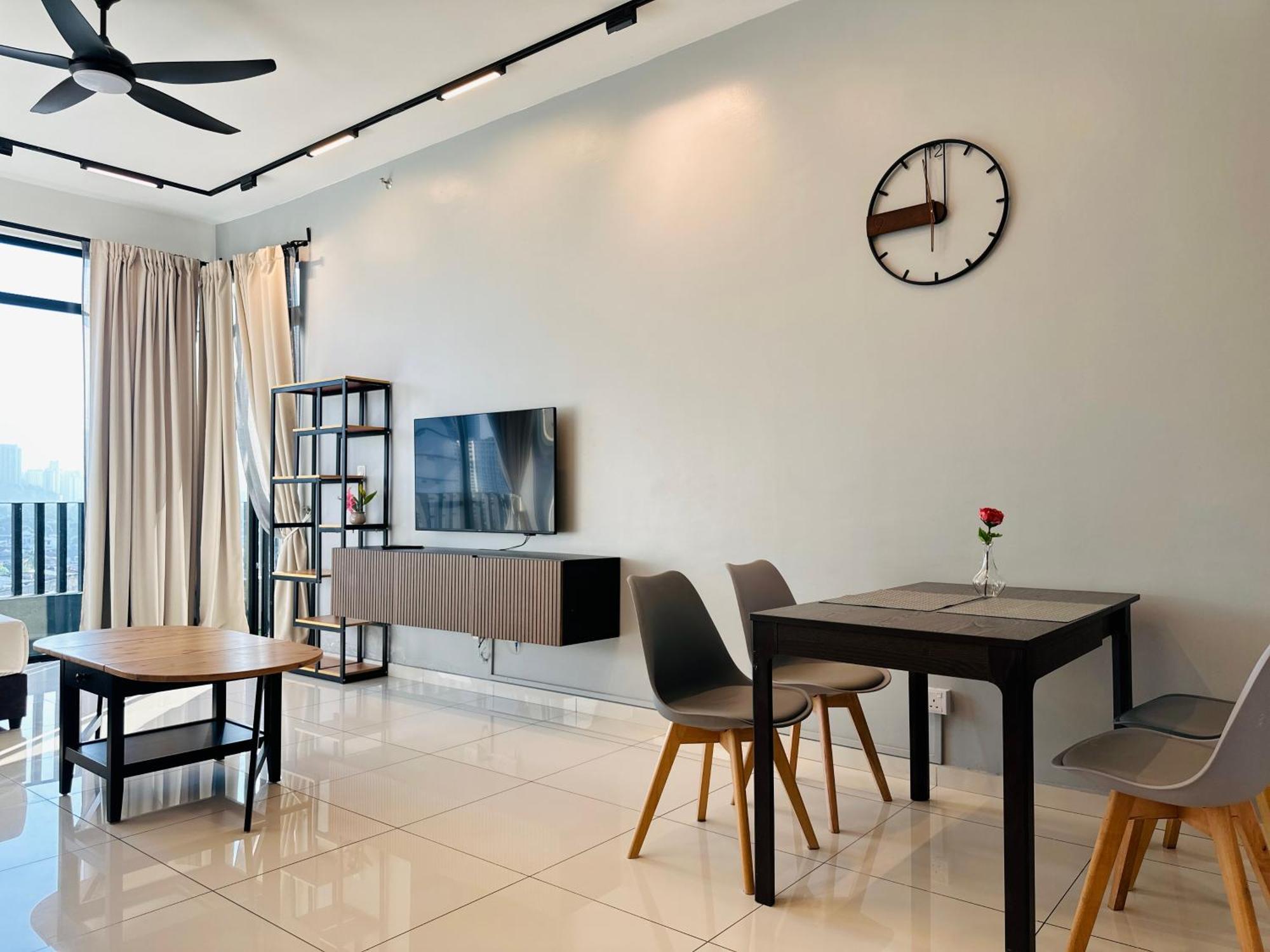 New Georgetown Instagramable 2Br Homestay For 10Pax 无敌美景两房民宿 Beacon Executive Suite Экстерьер фото