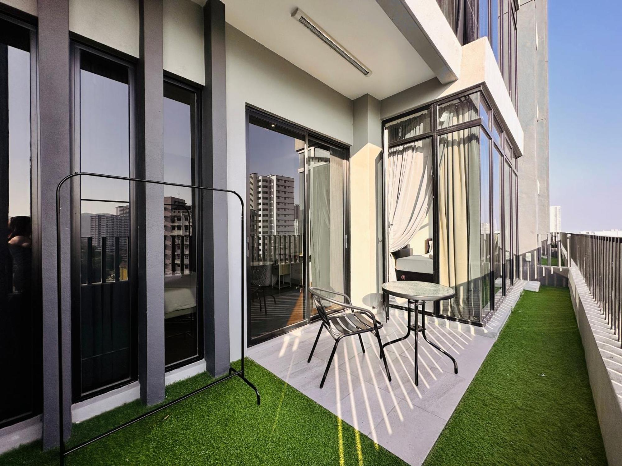 New Georgetown Instagramable 2Br Homestay For 10Pax 无敌美景两房民宿 Beacon Executive Suite Экстерьер фото
