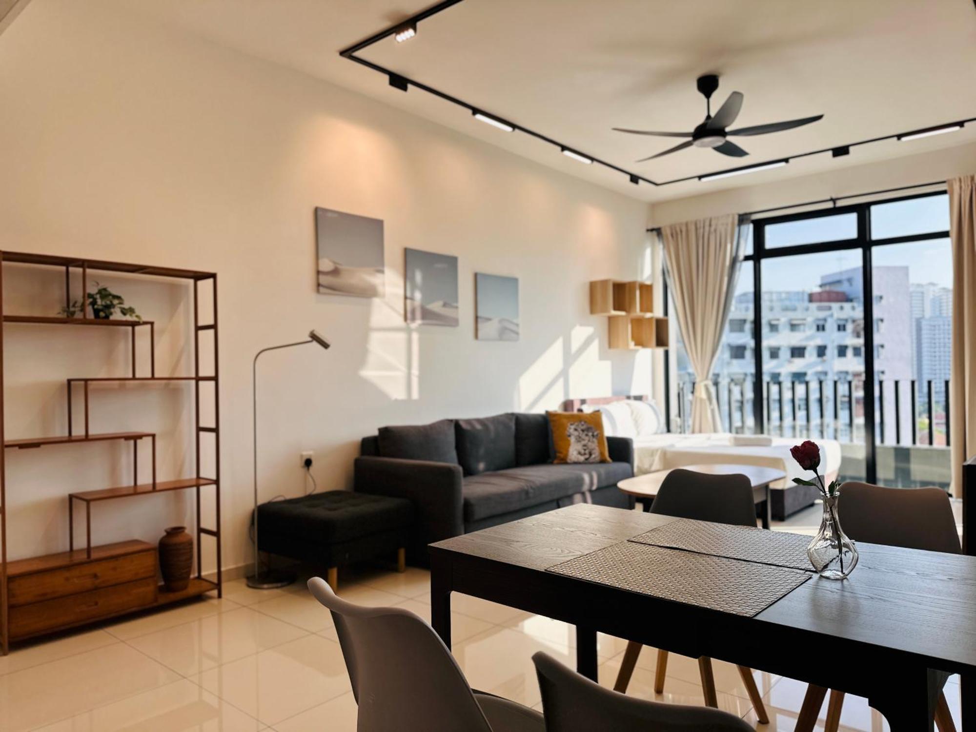 New Georgetown Instagramable 2Br Homestay For 10Pax 无敌美景两房民宿 Beacon Executive Suite Экстерьер фото