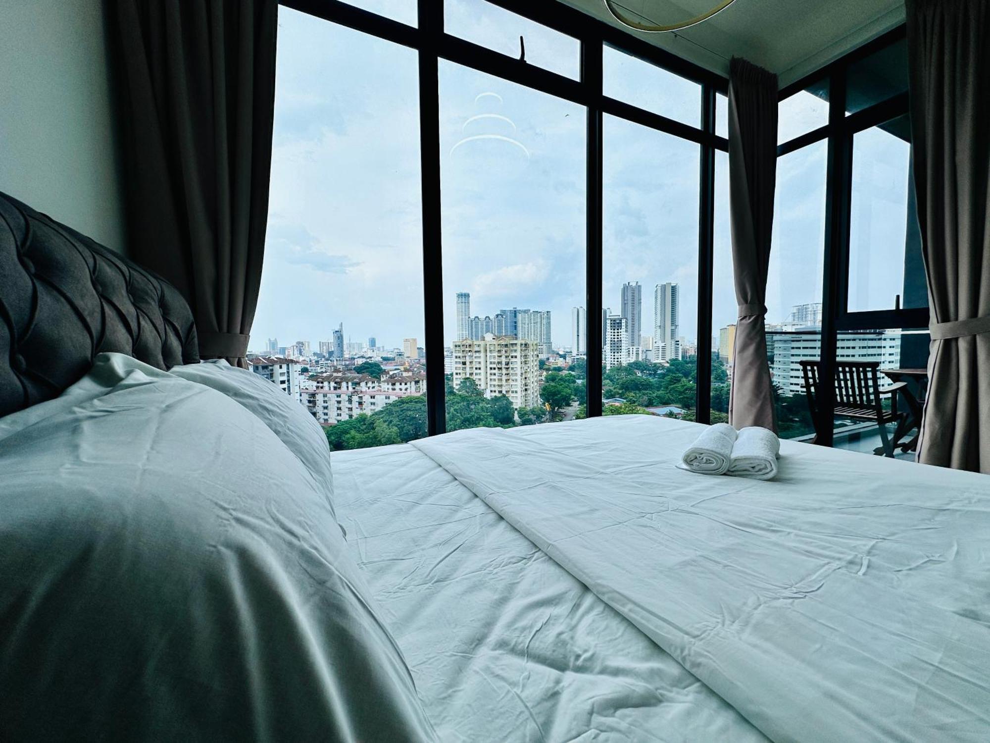 New Georgetown Instagramable 2Br Homestay For 10Pax 无敌美景两房民宿 Beacon Executive Suite Экстерьер фото
