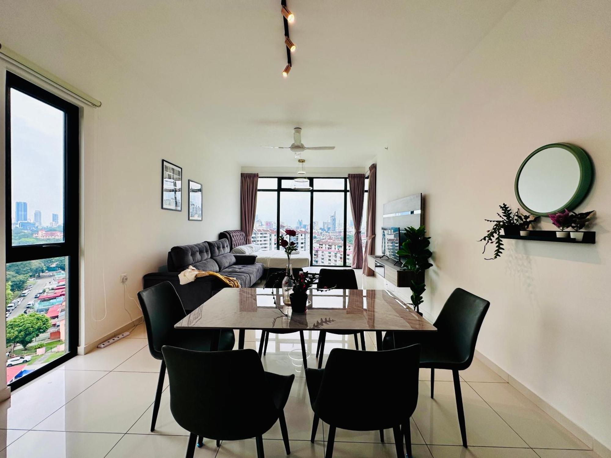 New Georgetown Instagramable 2Br Homestay For 10Pax 无敌美景两房民宿 Beacon Executive Suite Экстерьер фото